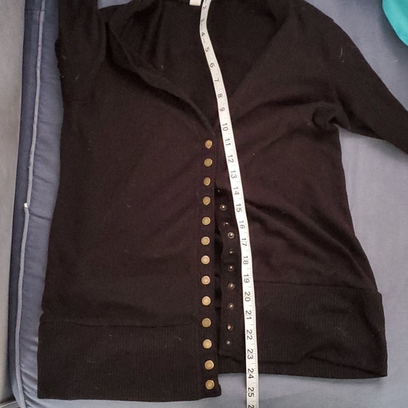 Black snap cardigan sweater - Picture 3 of 4